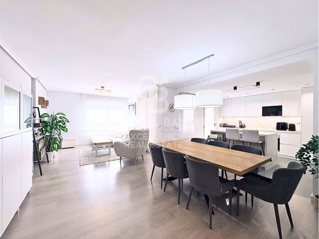 Vivienda de diseño en urbanización con terraza, piscina, pádel, garaje en Av Alfahuir