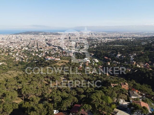 Parcela única de 1.000 m2 en venta en el barrio de Font del Mont