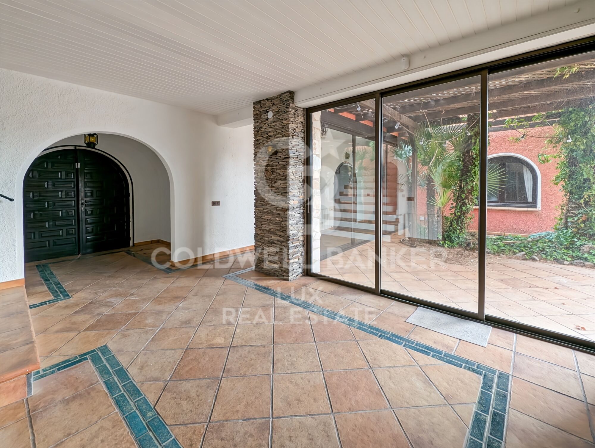 Villa with 30 m mooring in wide canal, Empuriabrava