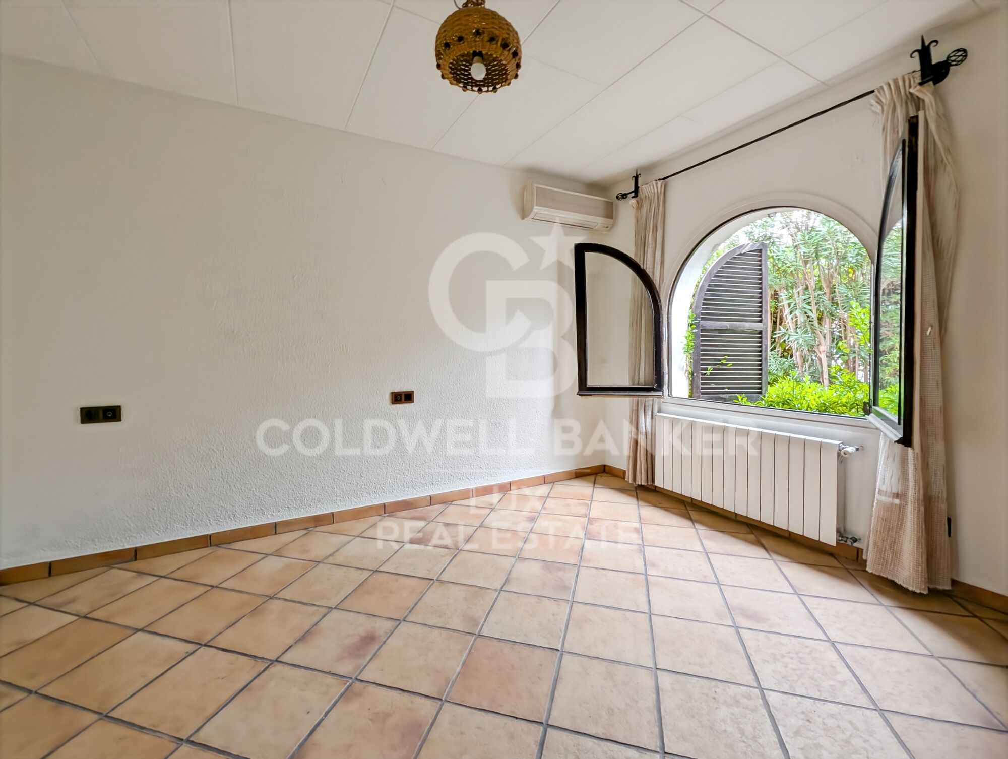 Villa with 30 m mooring in wide canal, Empuriabrava