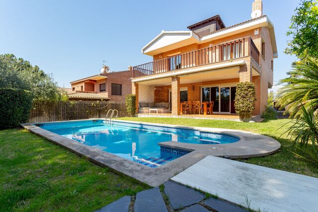 House with pool and garden in Vilafortuny