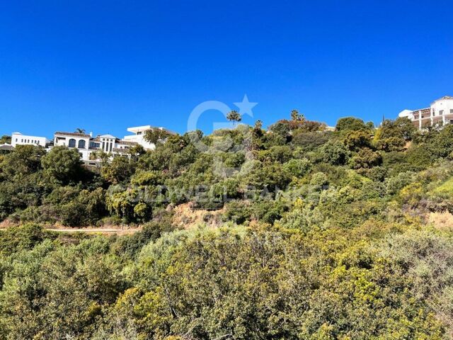 Large residential plot in Monte Mayor, Benahavís