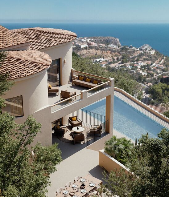 Vivir el verano sin salir de casa: el auge de las propiedades con jardín, piscina y vistas al mar