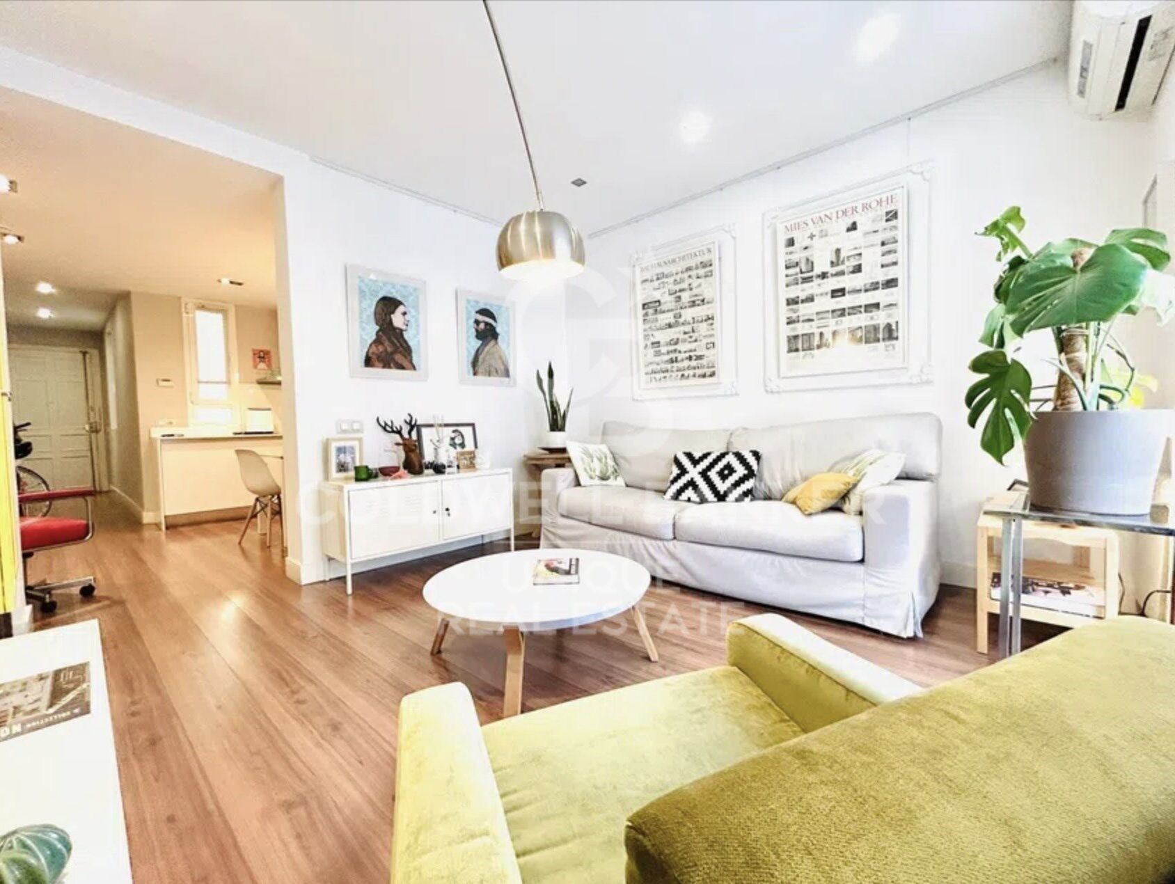 Renovated exterior flat with 2 bedrooms with 3 balconies in Malasaña, Madrid
