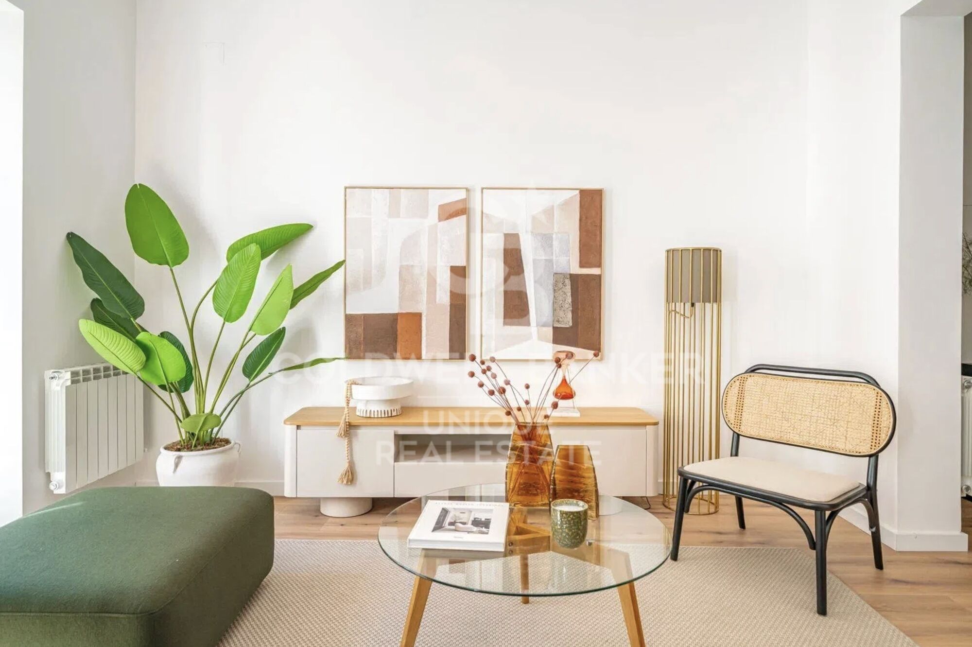 Exclusive exterior flat with 4 bedrooms in the heart of Madrid