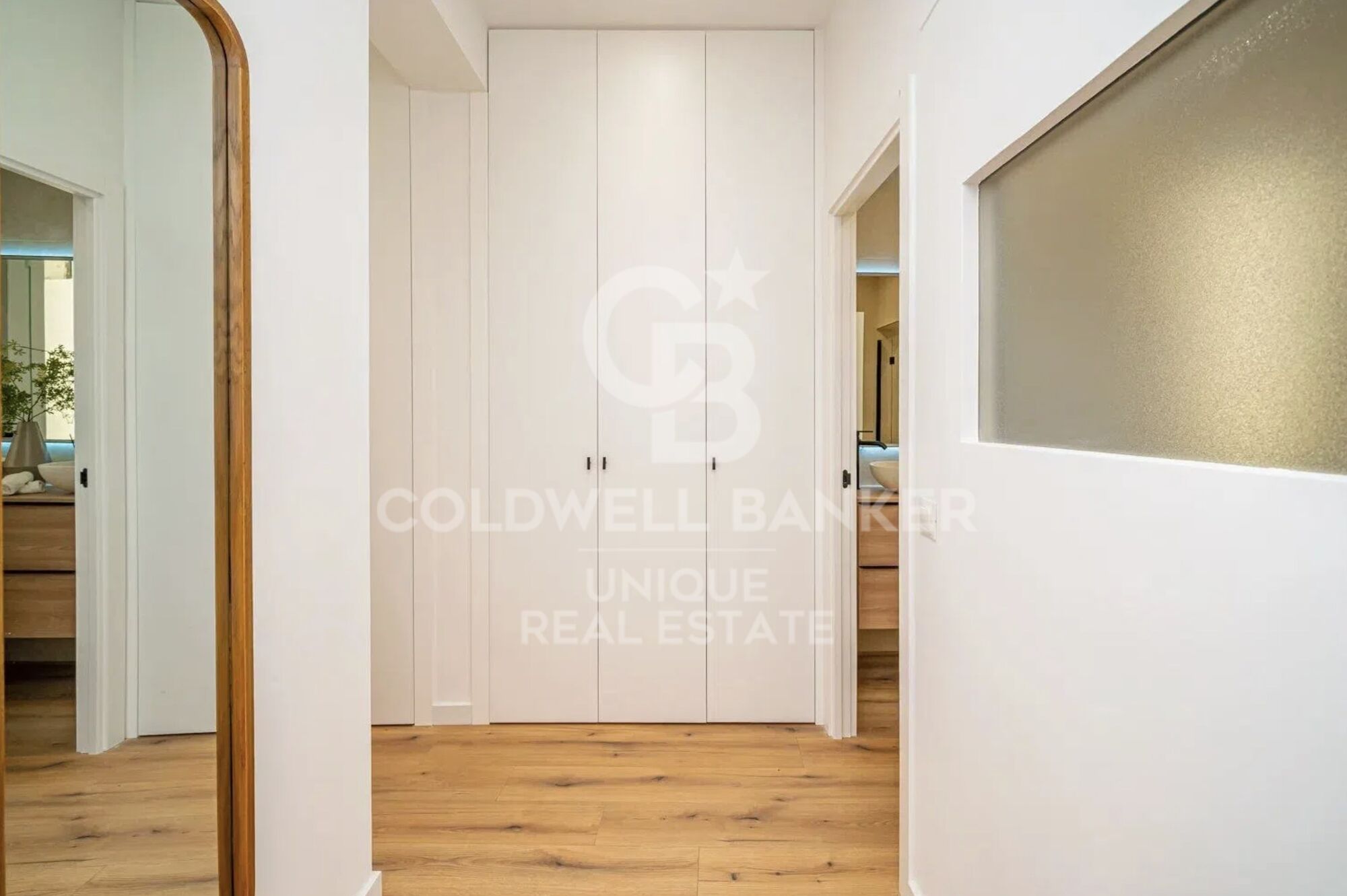 Exclusive exterior flat with 4 bedrooms in the heart of Madrid