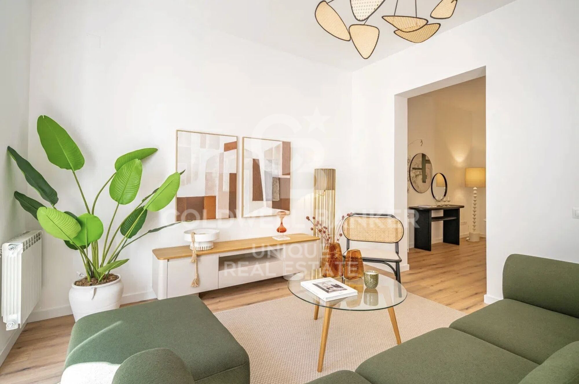 Exclusive exterior flat with 4 bedrooms in the heart of Madrid