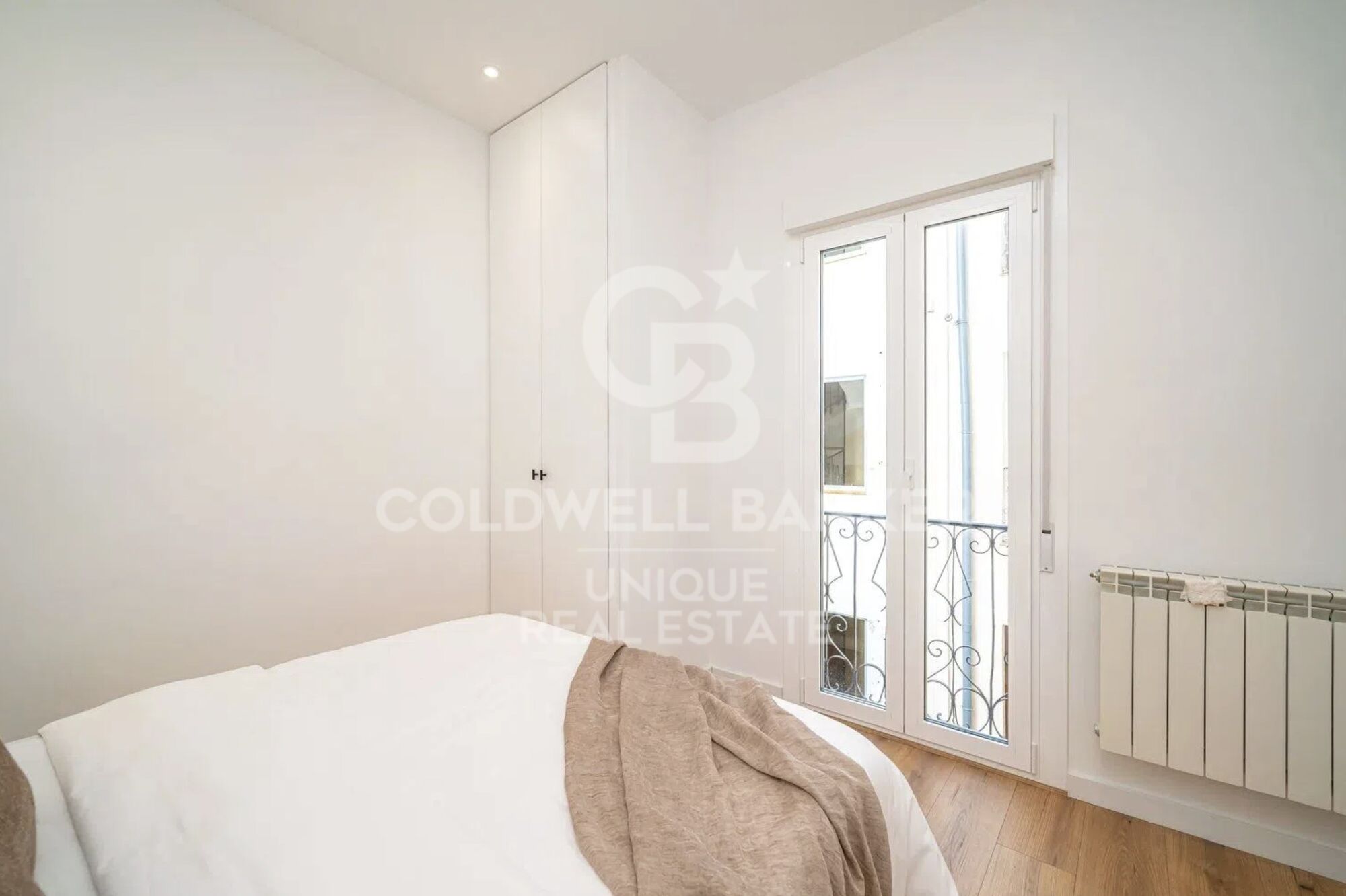 Exclusive exterior flat with 4 bedrooms in the heart of Madrid