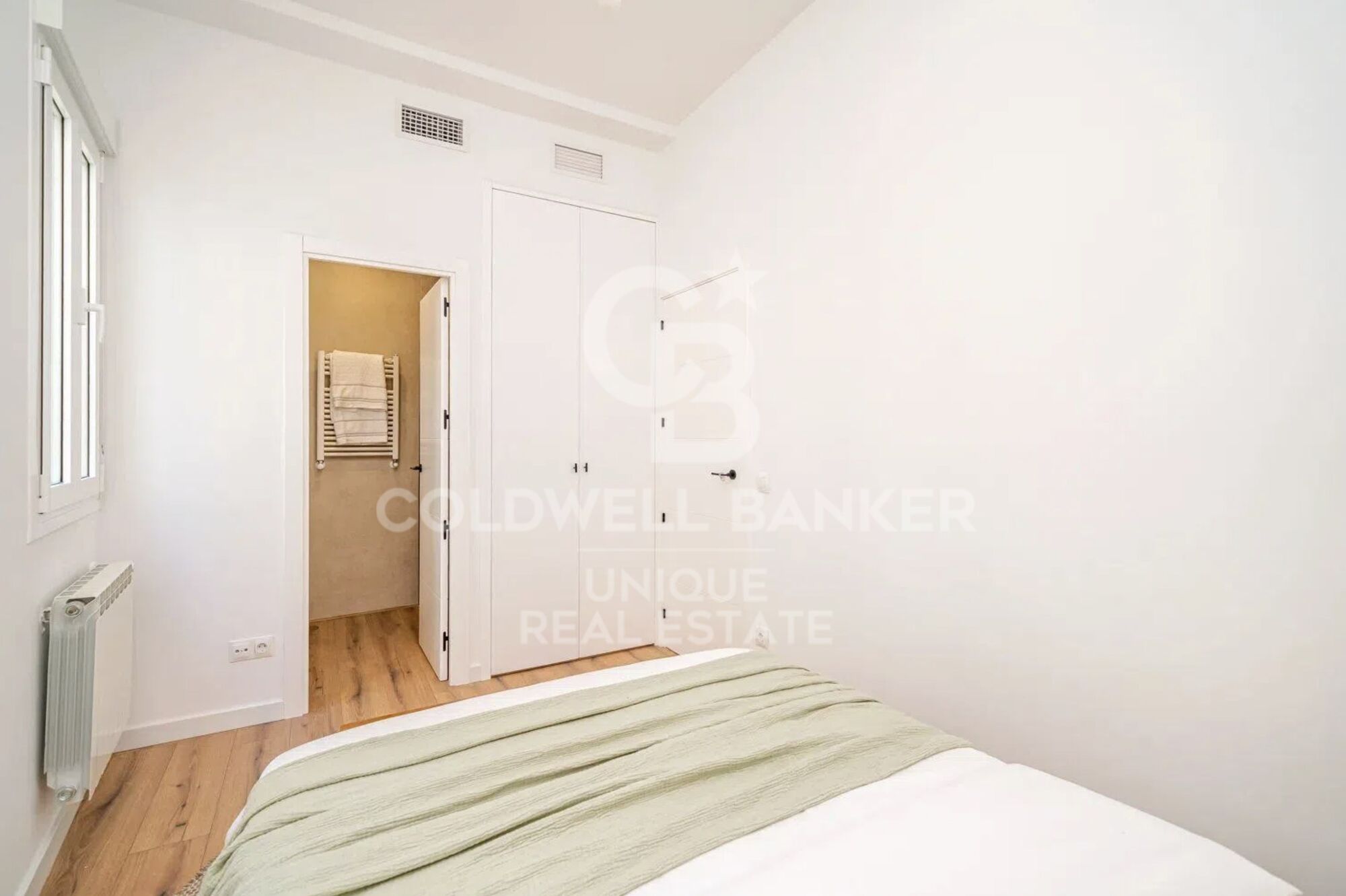 Exclusive exterior flat with 4 bedrooms in the heart of Madrid