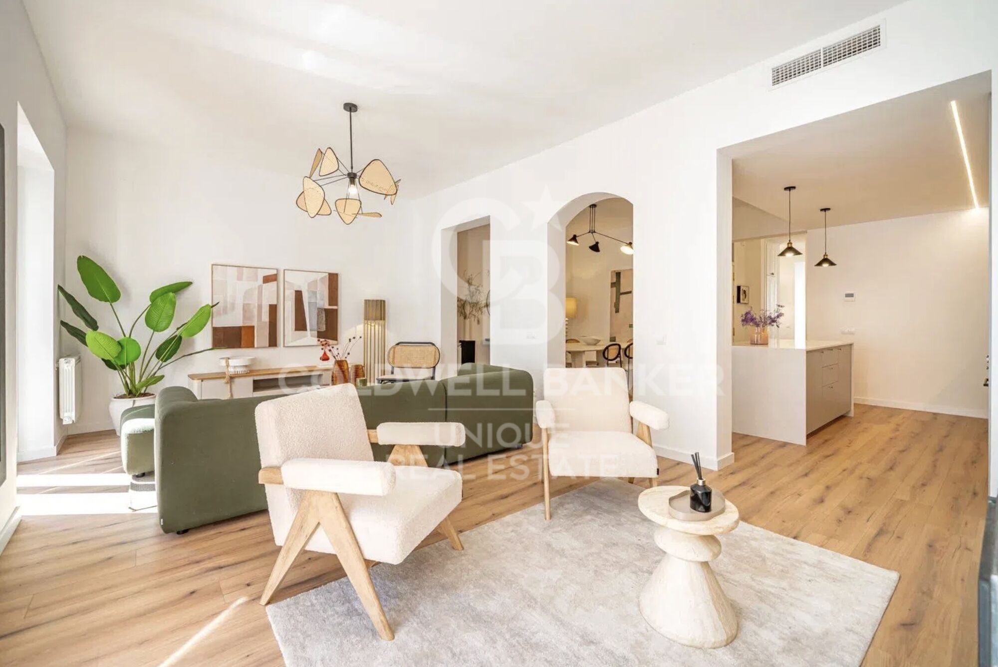 Exclusive exterior flat with 4 bedrooms in the heart of Madrid