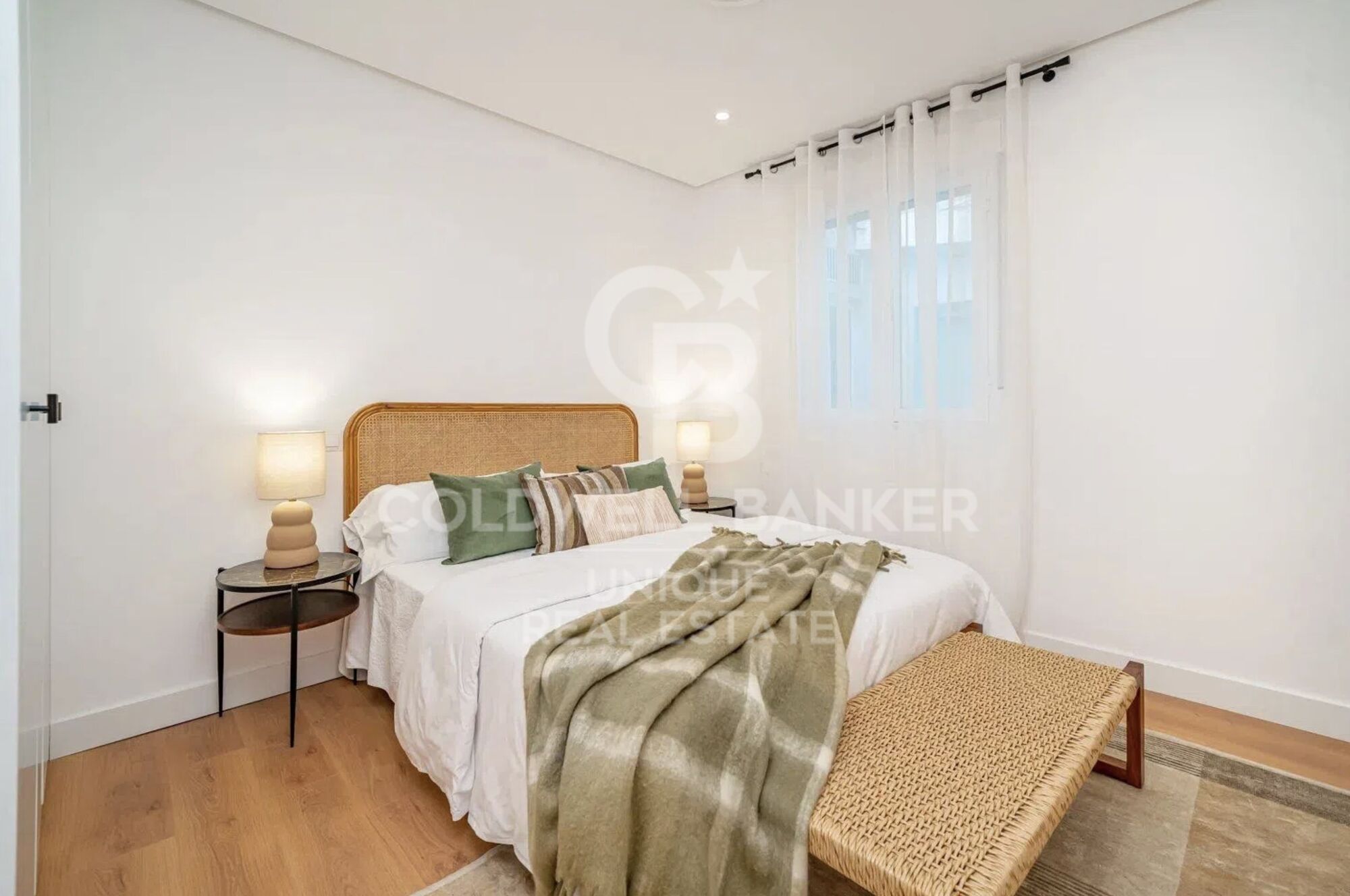 Exclusive renovated exterior flat with 2 bedrooms in the centre of Madrid