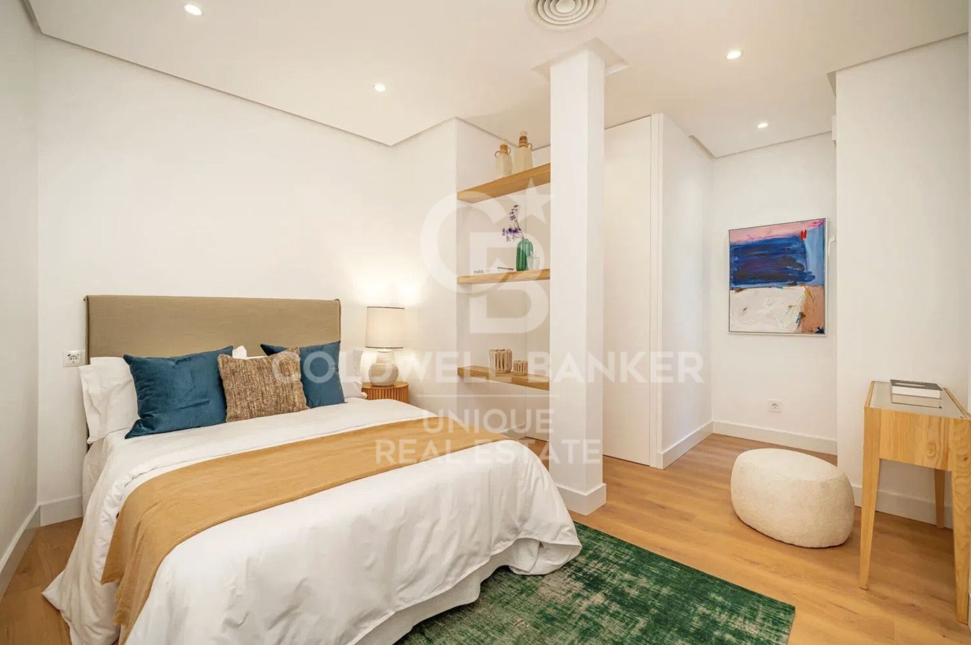 Exclusive renovated exterior flat with 2 bedrooms in the centre of Madrid