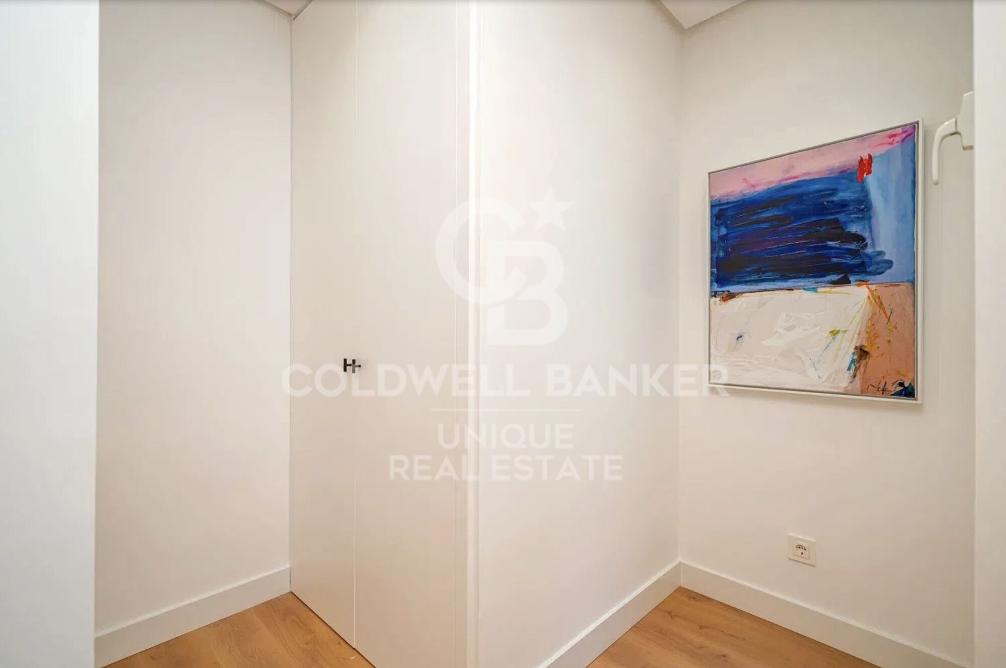 Exclusive renovated exterior flat with 2 bedrooms in the centre of Madrid