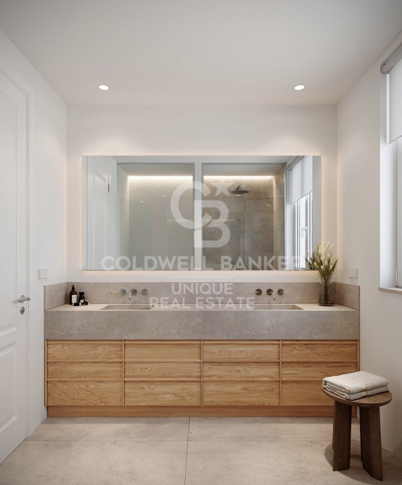 Exclusive renovated 3-bedroom exterior flat in the centre of Madrid