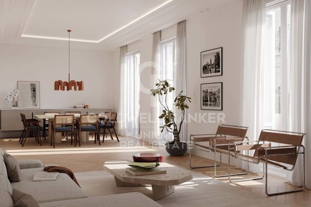Exclusive renovated 3-bedroom exterior flat in the centre of Madrid