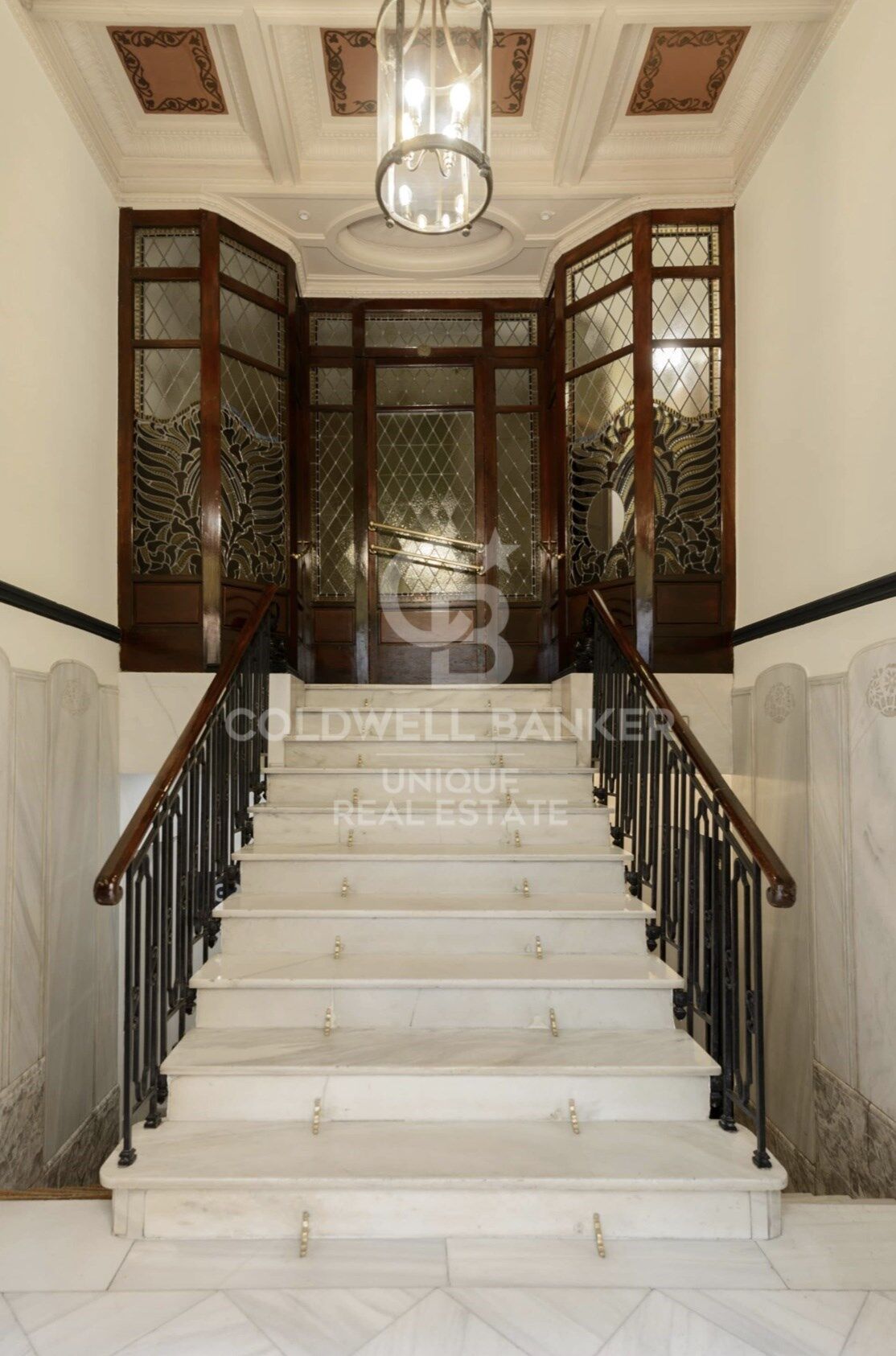 Exclusive 4-bedroom exterior flat in Almagro, Madrid