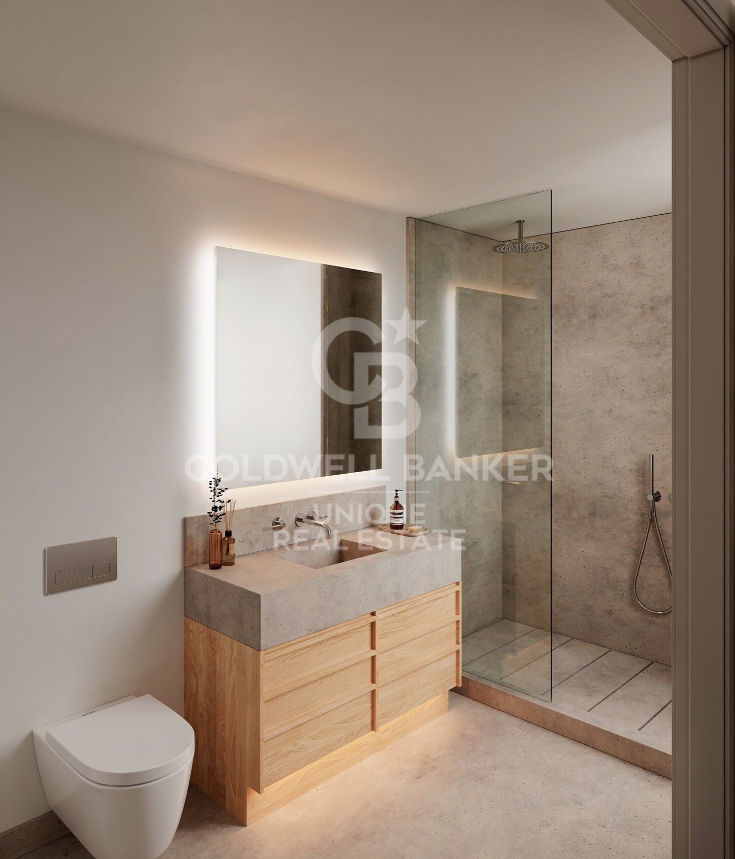 Exclusive 4-bedroom exterior flat in Almagro, Madrid