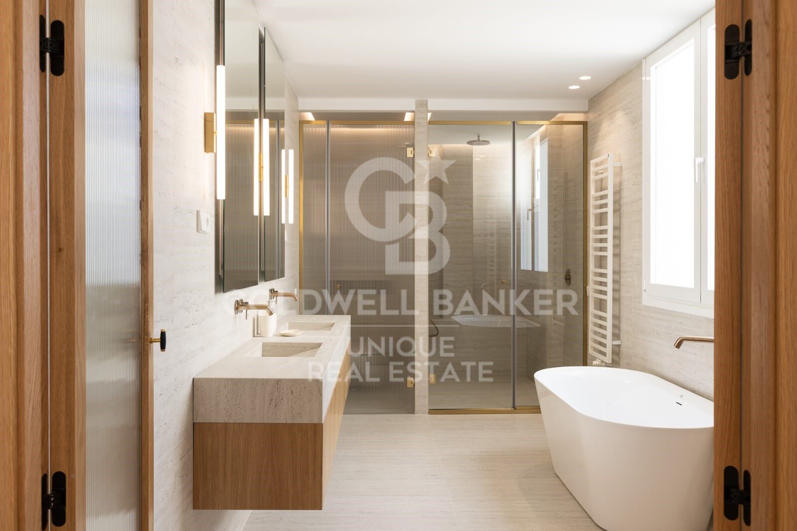 Exclusive renovated property with terrace in Recoletos, Madrid