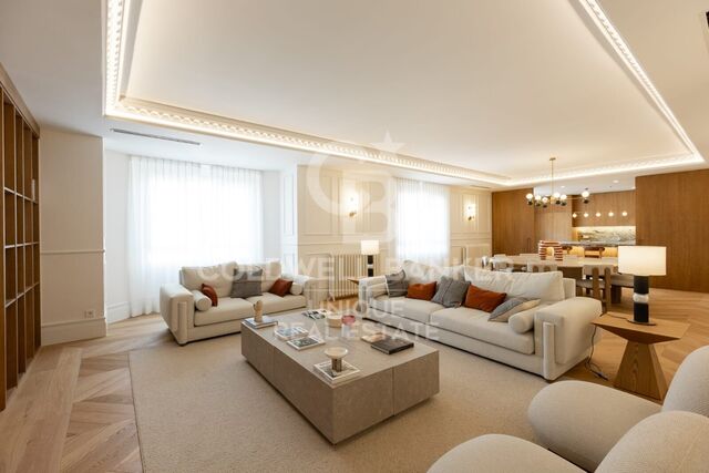 Exklusiv renoviertes Anwesen mit Terrasse in Recoletos, Madrid