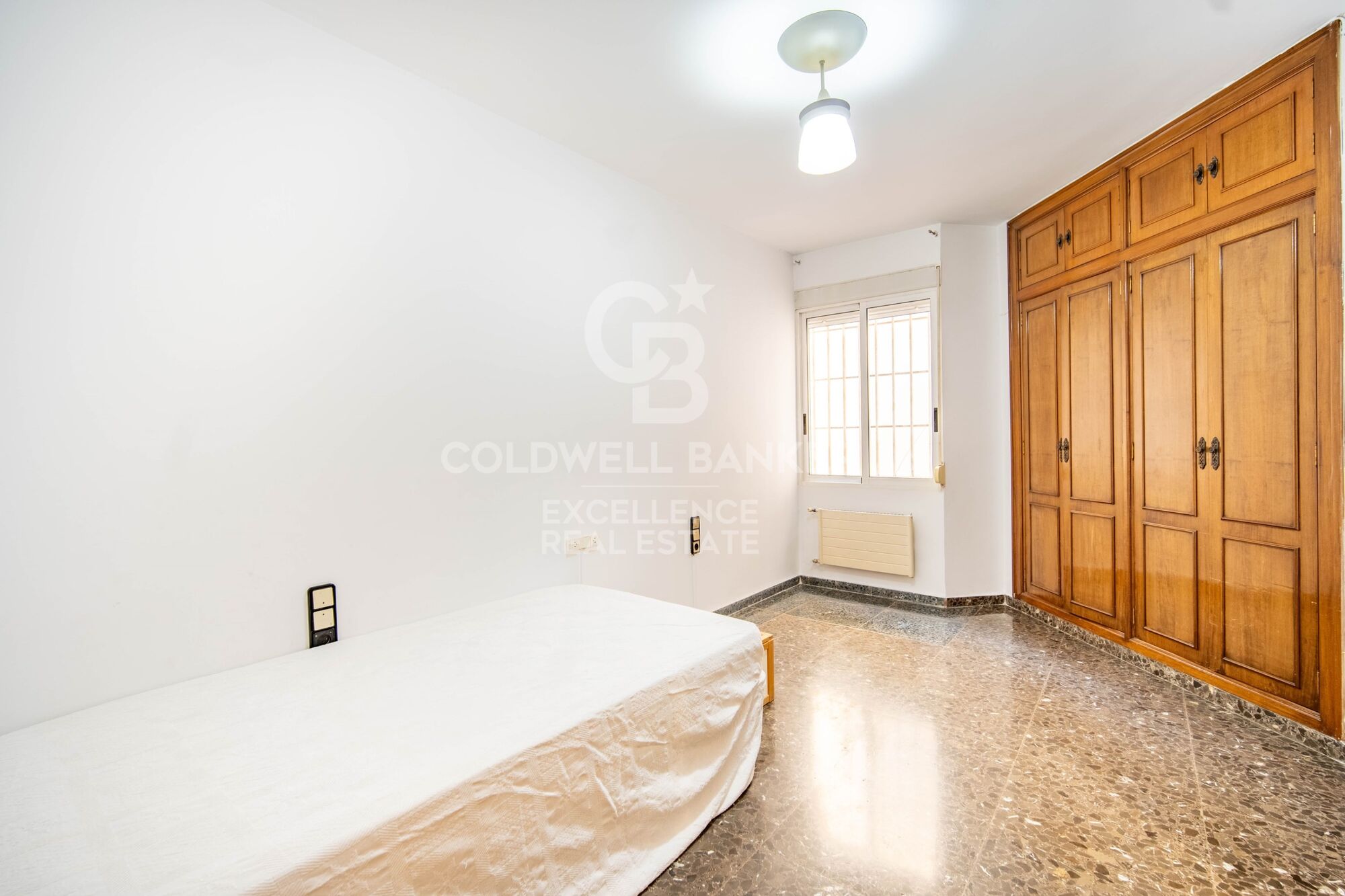 Elegant Residence on Calle Colón - Luxury and Space in Valencia's Finest Location
