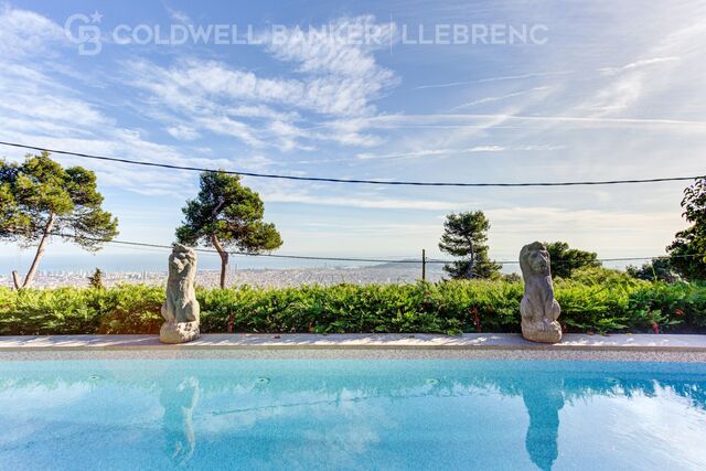 Magnifique domaine à vendre à Tibidabo 'Villa Tibidabo' avec des éléments modernistes, de vastes jardins et une piscine offrant une vue sur Barcelone.