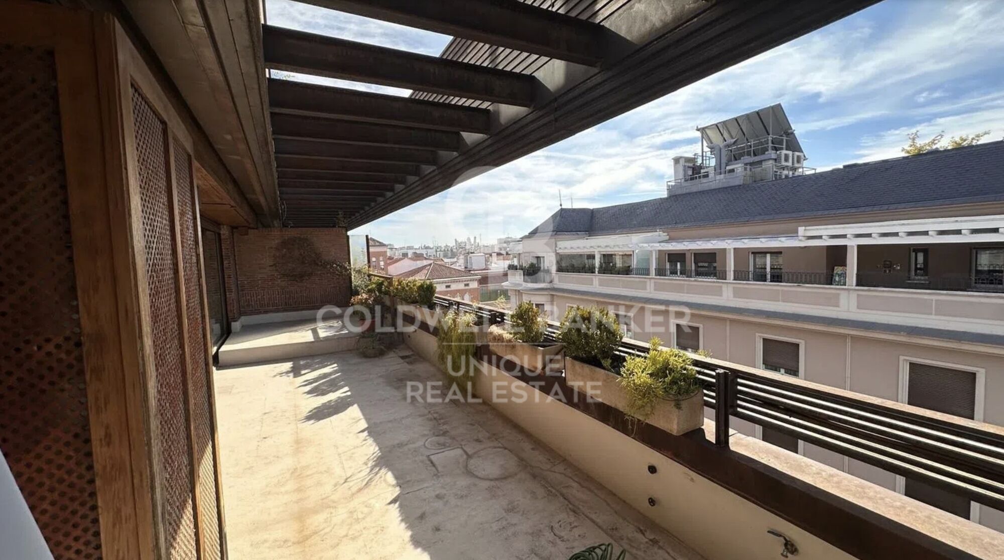 Penthouse to renovate in Castellana, Madrid