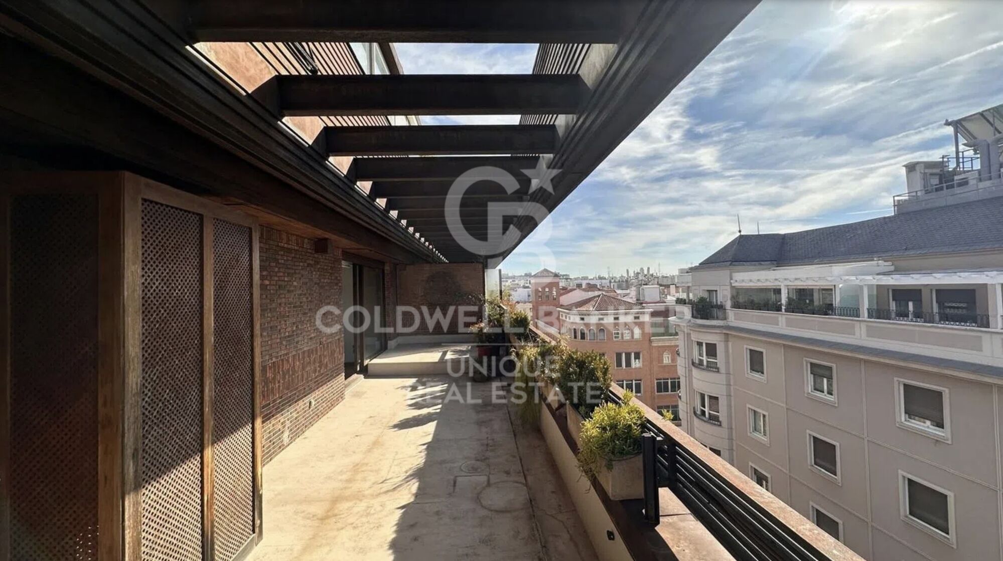 Penthouse to renovate in Castellana, Madrid