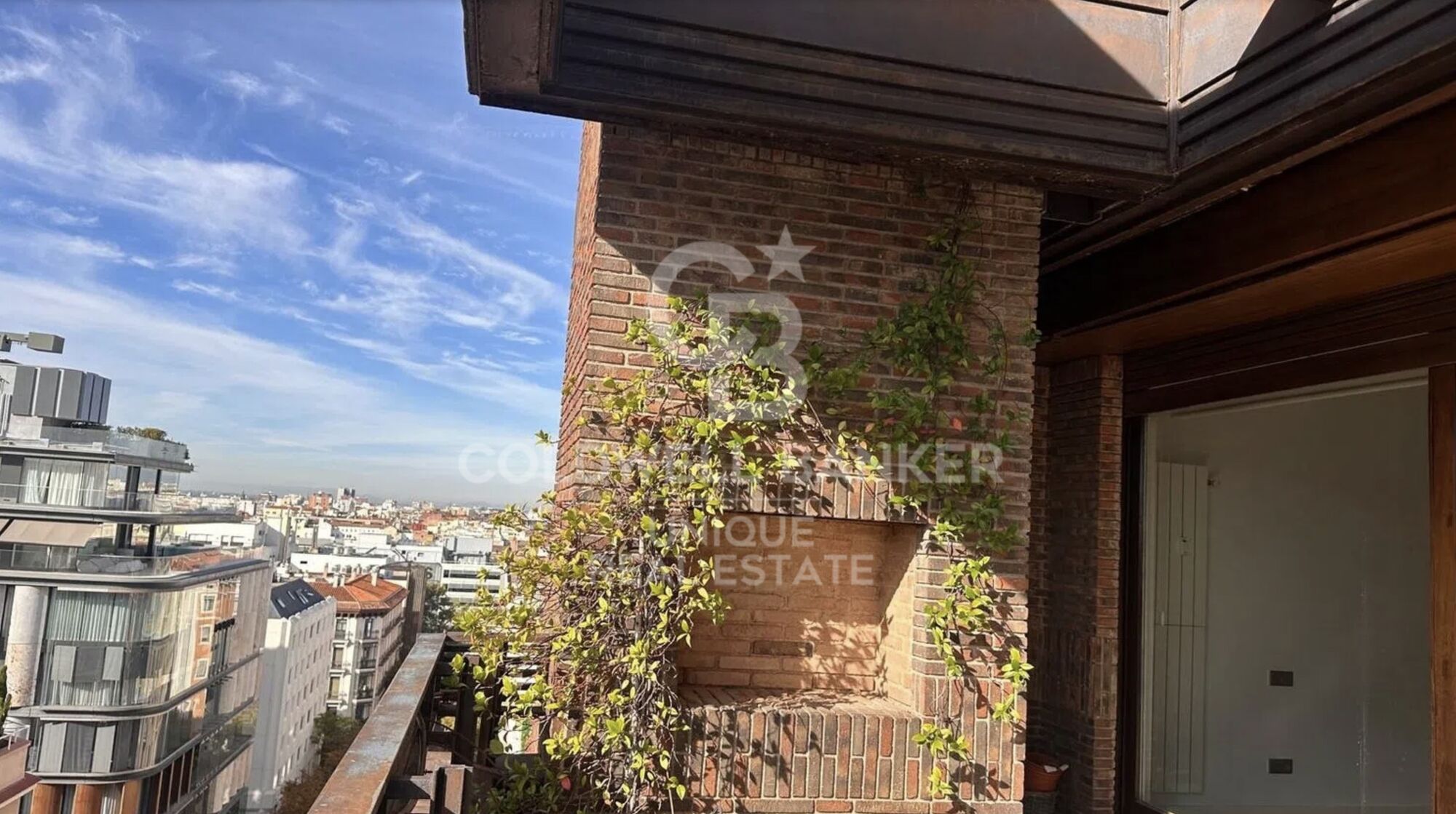 Penthouse to renovate in Castellana, Madrid