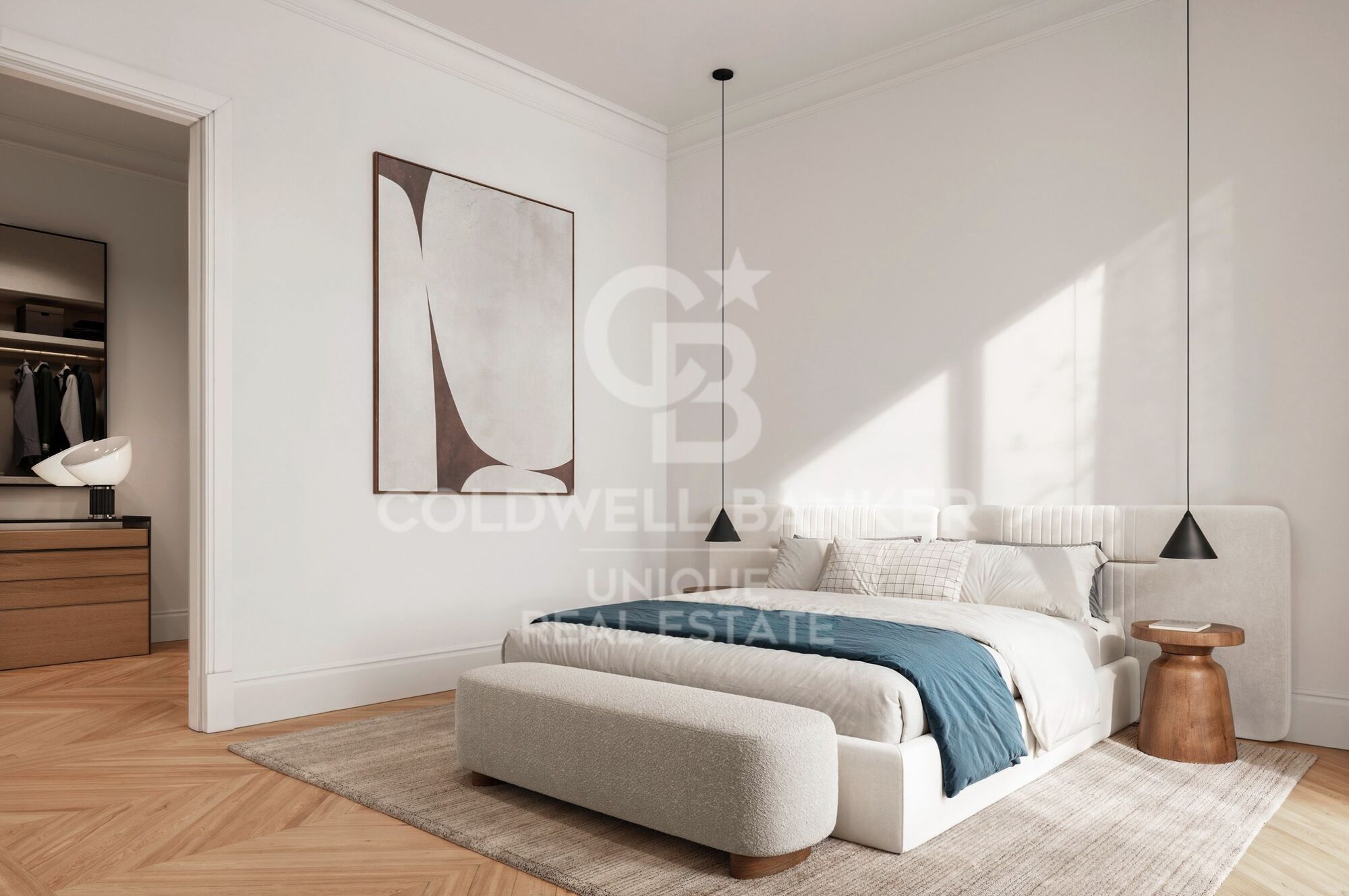 Renovated exterior flat with 4 bedrooms in Almagro, Madrid