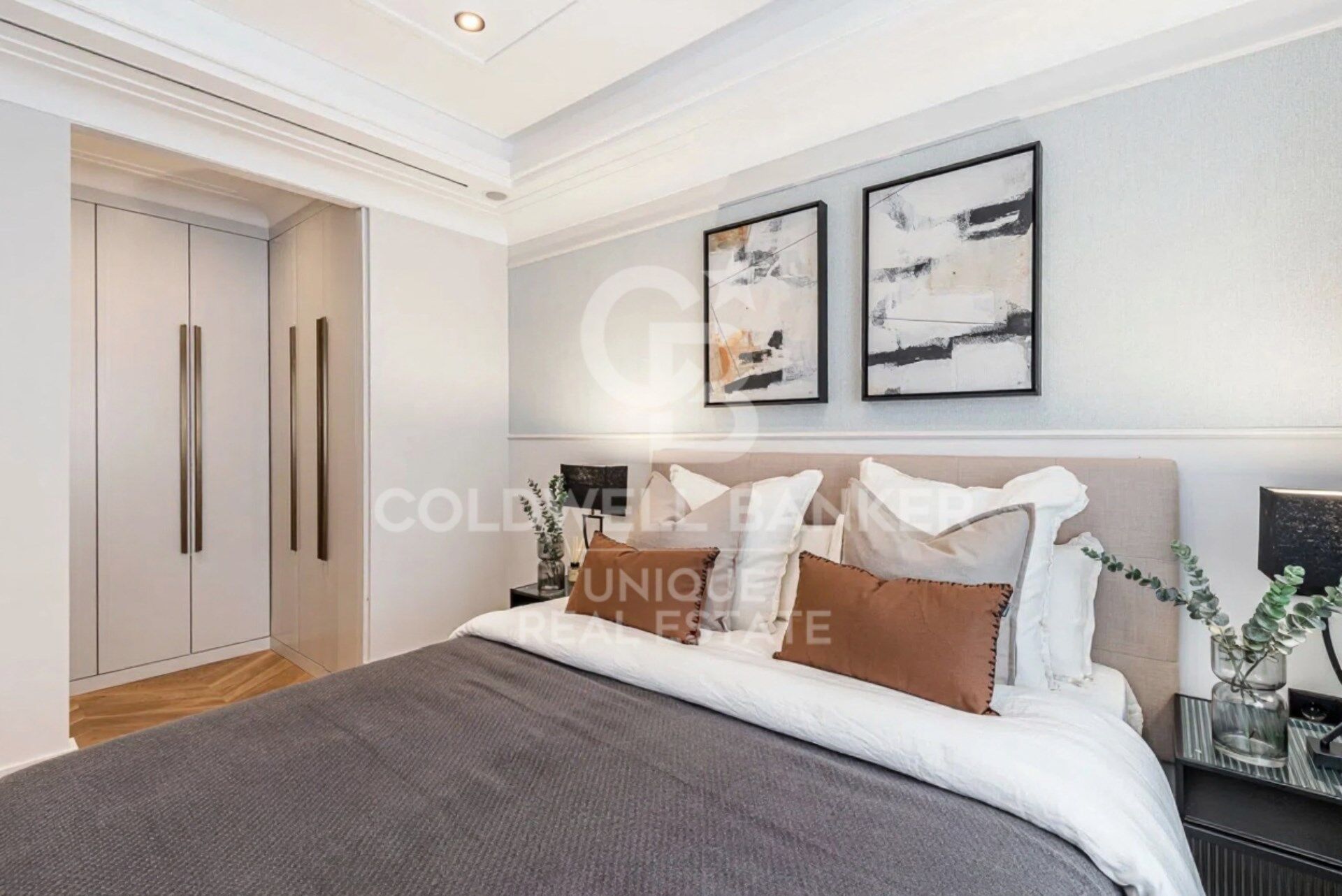 Renovated exterior flat in Ibiza, Madrid