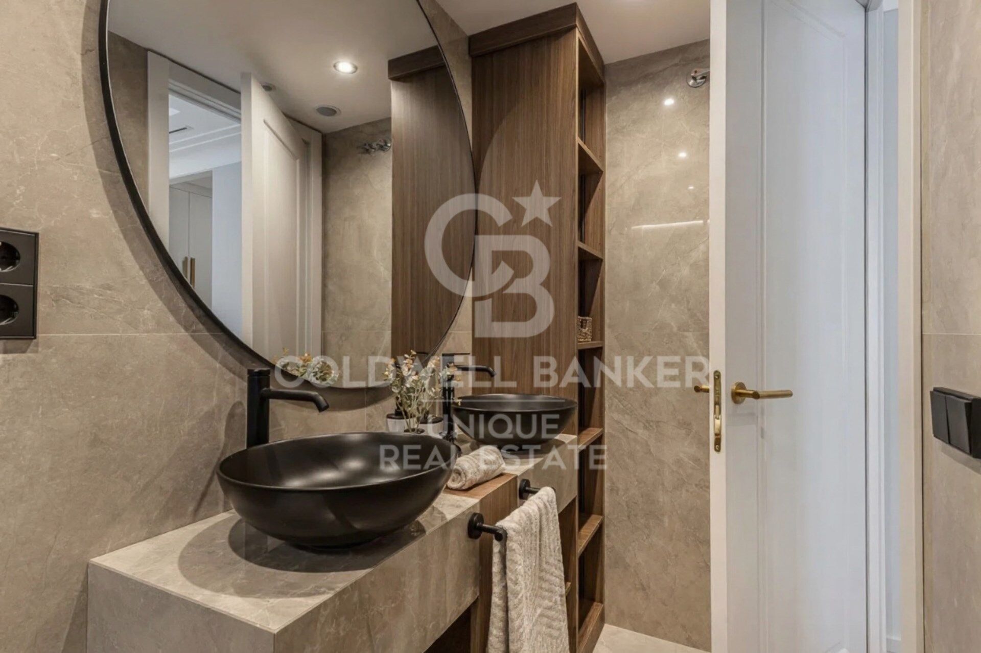 Renovated exterior flat in Ibiza, Madrid