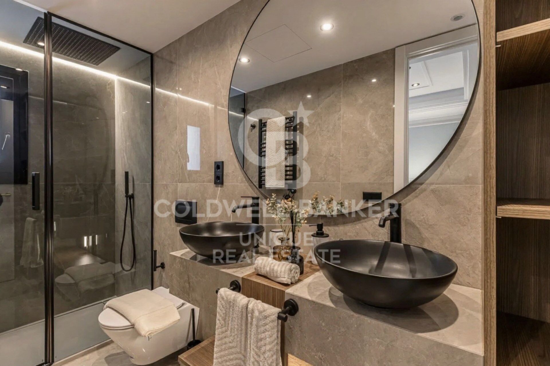 Renovated exterior flat in Ibiza, Madrid