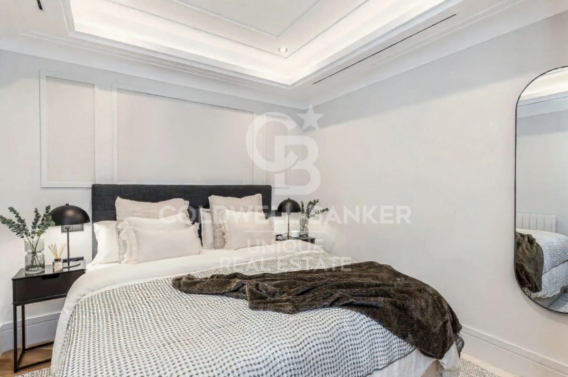 Renovated exterior flat in Ibiza, Madrid