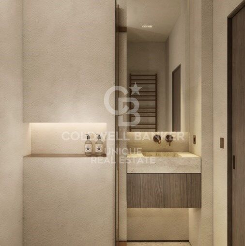 Two-bedroom apartment to renovate in Goya, Madrid