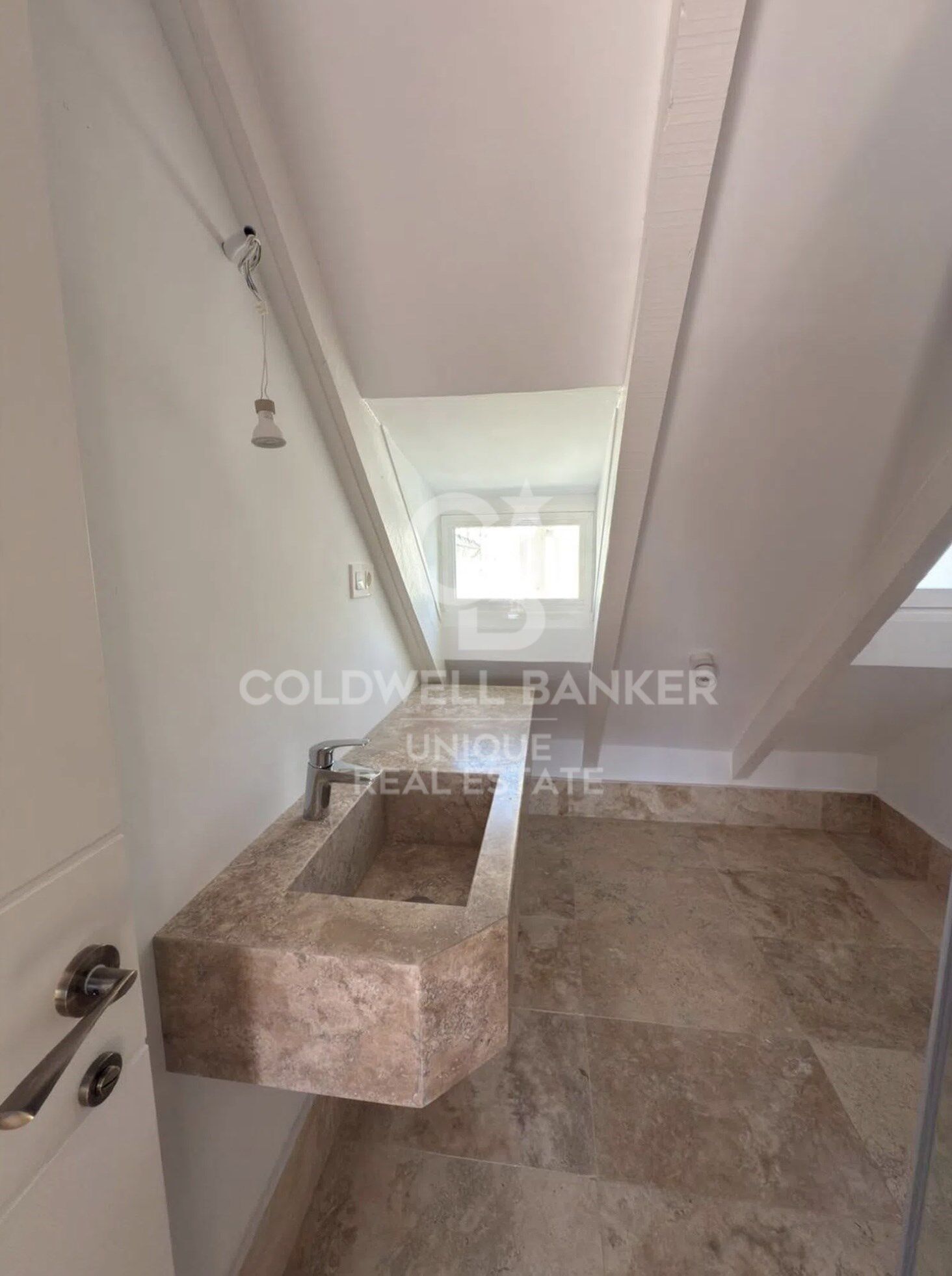 Penthouse with terrace in Castellana, Madrid