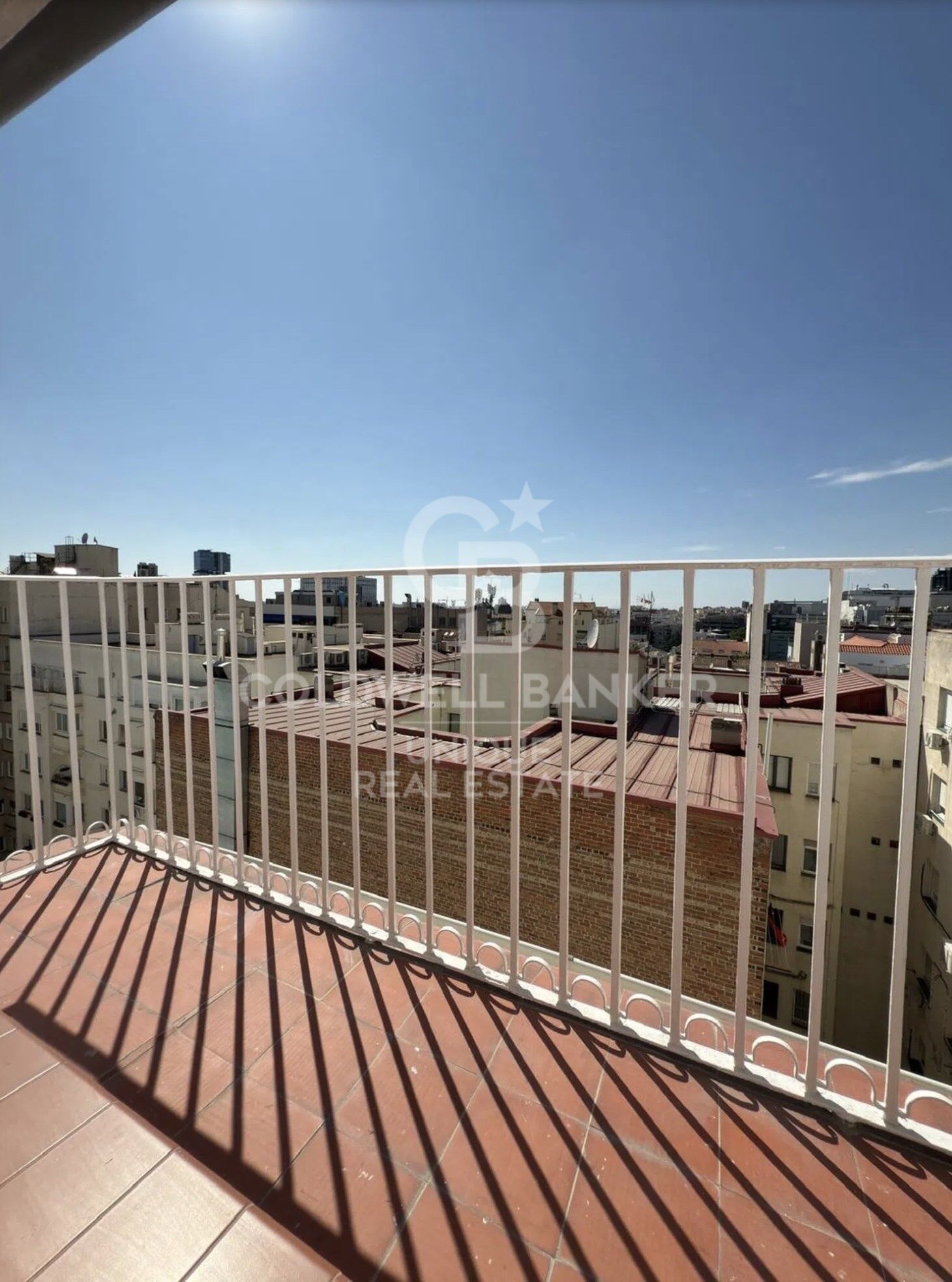 Penthouse with terrace in Castellana, Madrid