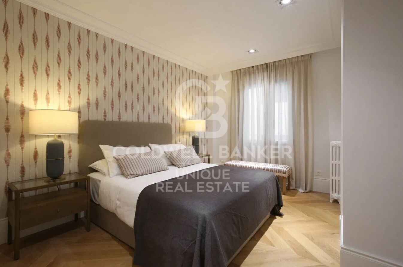 Renovated penthouse with terrace in Castellana, Madrid