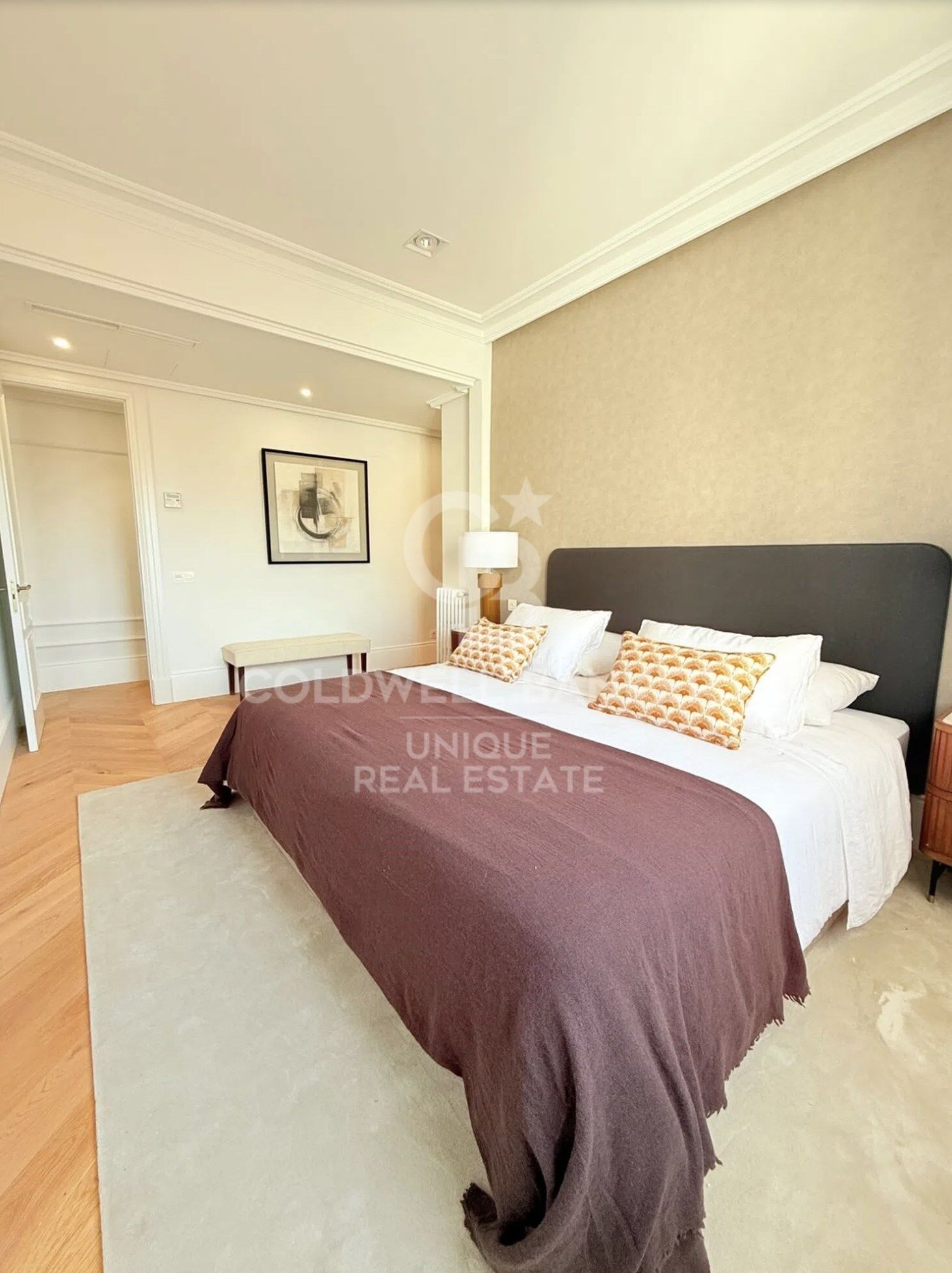 Renovated penthouse with terrace in Castellana, Madrid