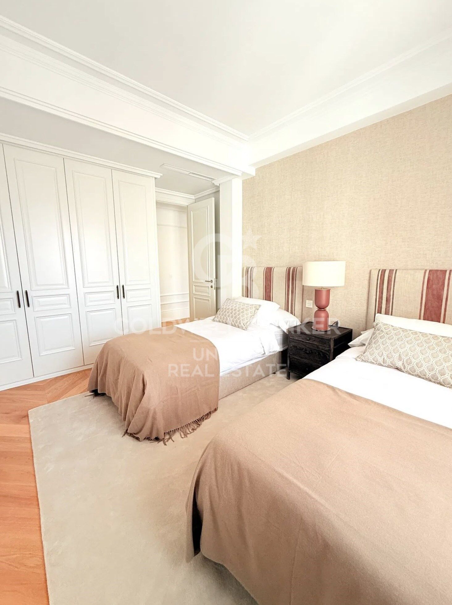 Renovated penthouse with terrace in Castellana, Madrid