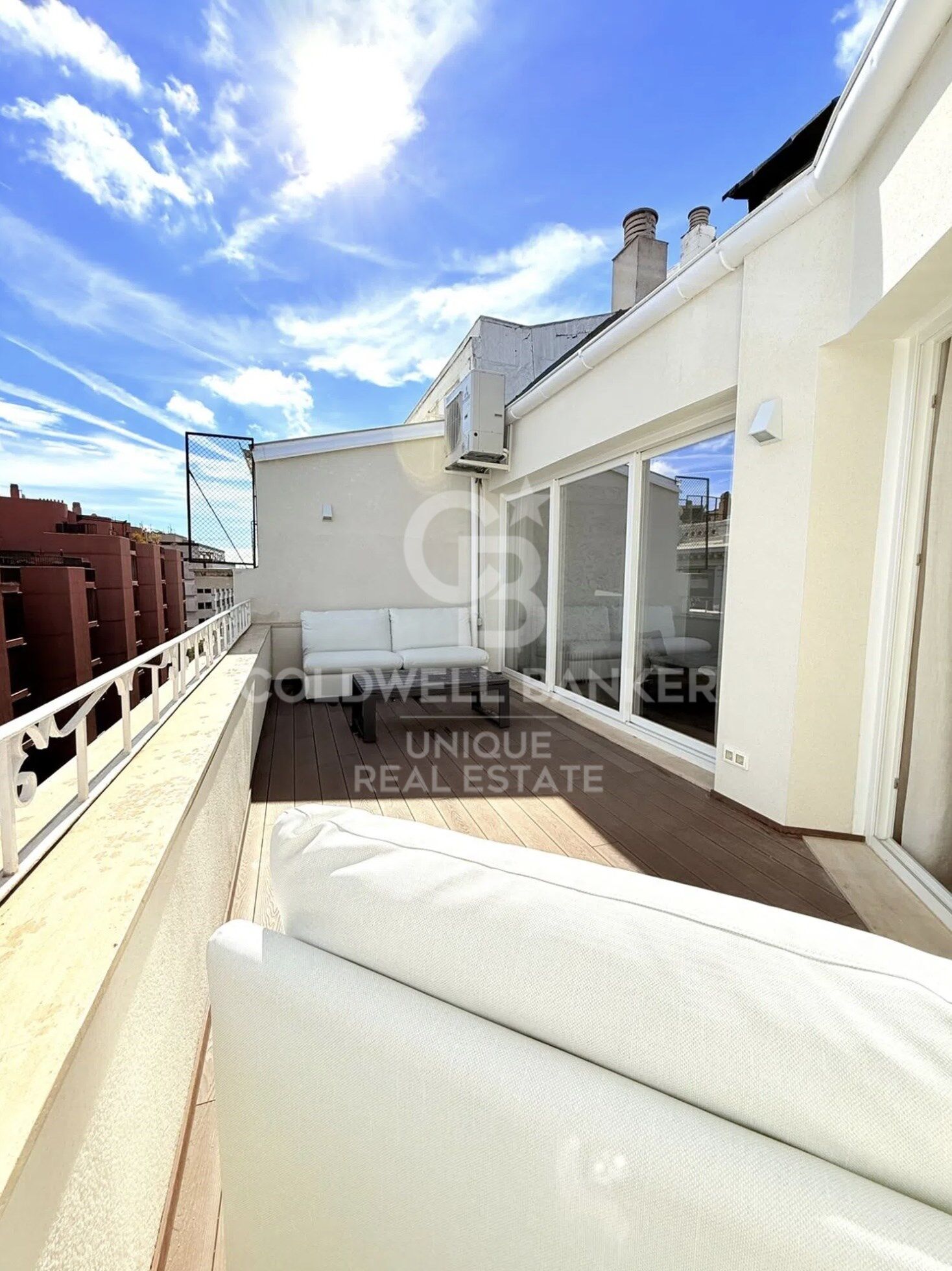 Renovated penthouse with terrace in Castellana, Madrid