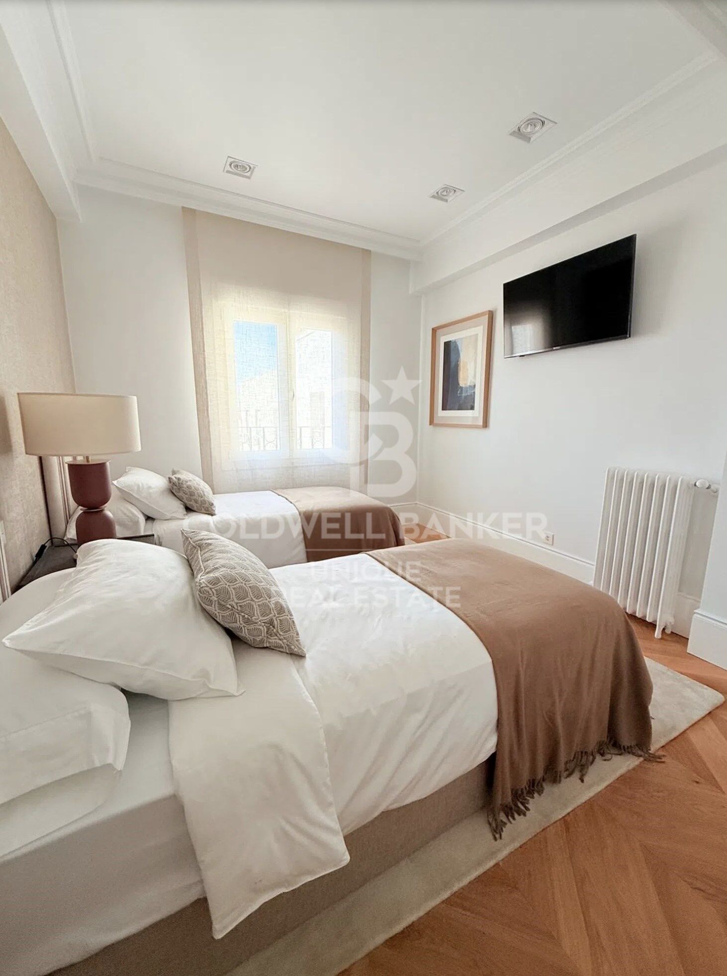Renovated penthouse with terrace in Castellana, Madrid