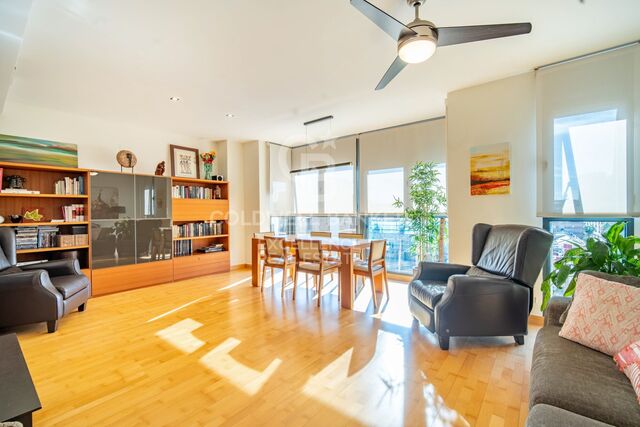 Helle 142 m² große Wohnung mit 4 Schlafzimmern, Garage und Abstellraum in Albors, Valencia