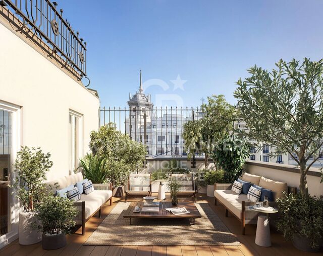 Renoviertes Penthouse mit 2 Terrassen in Almagro, Madrid