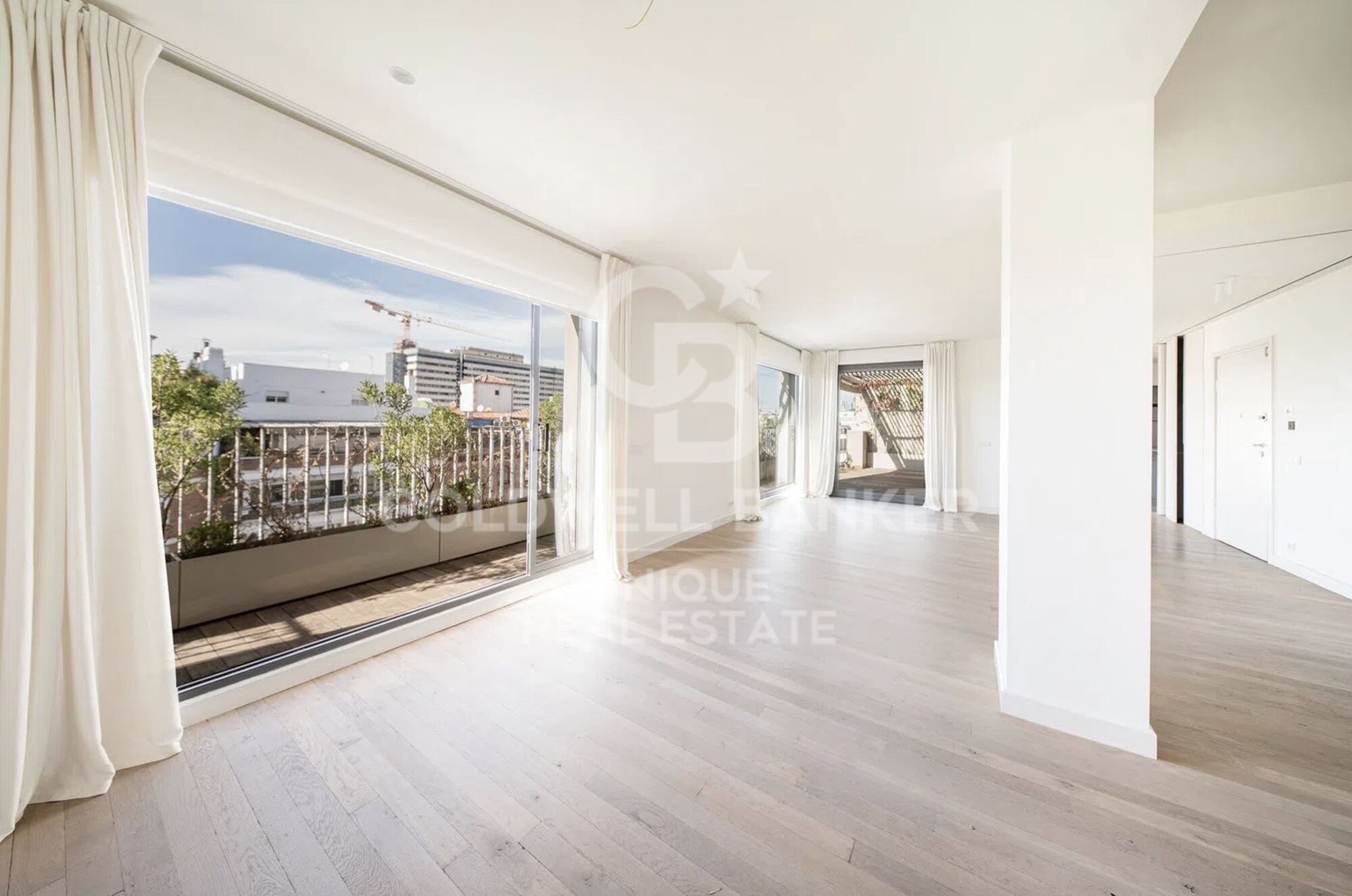 Renovated penthouse with 4 bedrooms, terrace and garage in Lista, Madrid