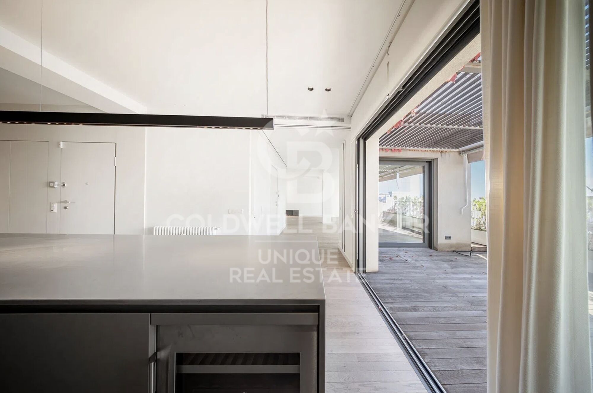 Renovated penthouse with 4 bedrooms, terrace and garage in Lista, Madrid