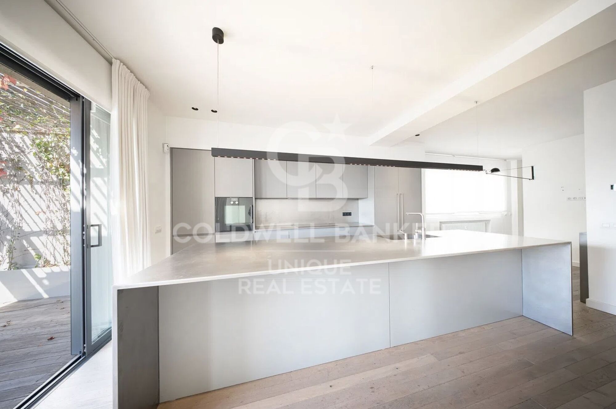 Renovated penthouse with 4 bedrooms, terrace and garage in Lista, Madrid