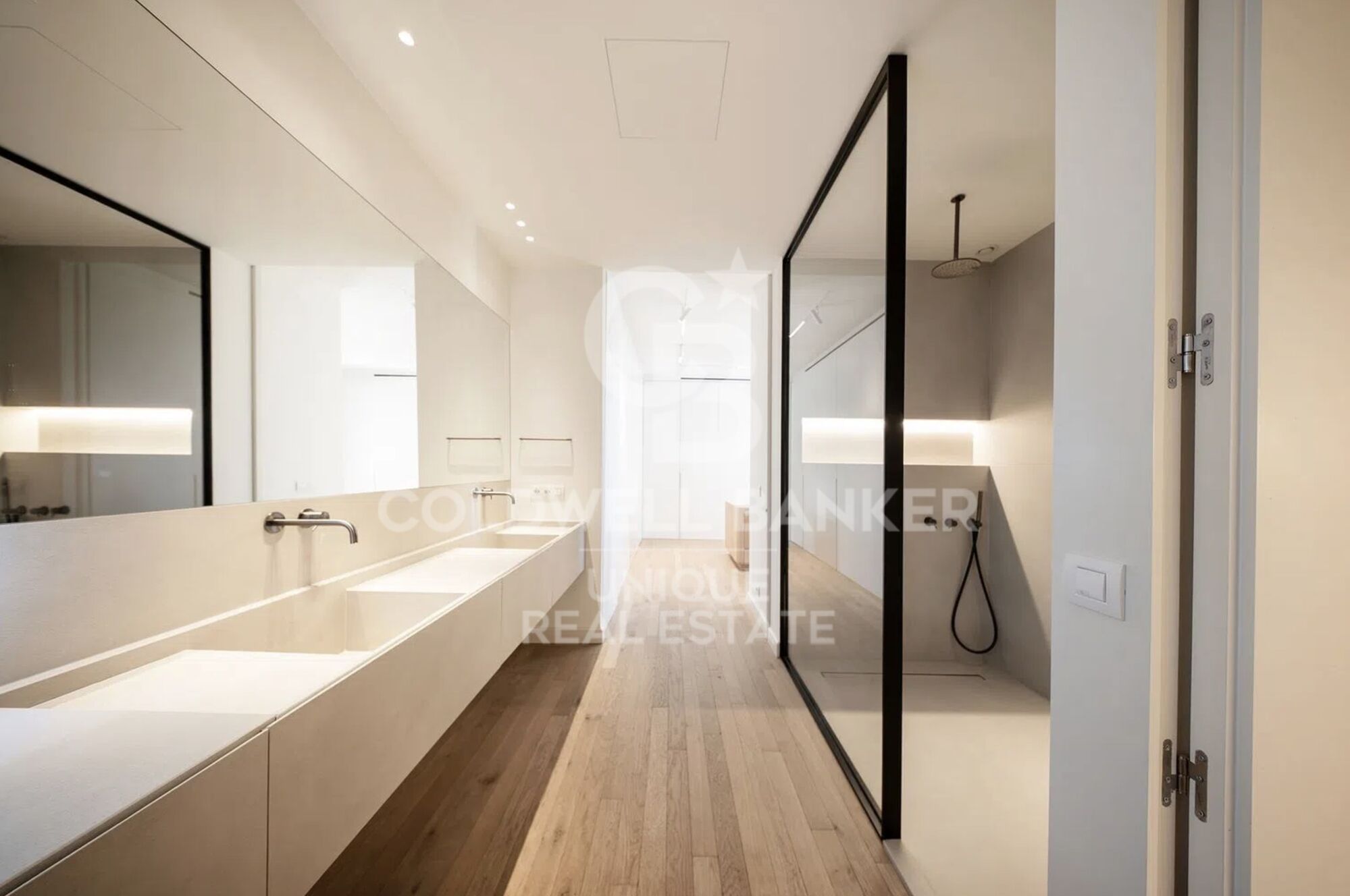 Renovated penthouse with 4 bedrooms, terrace and garage in Lista, Madrid