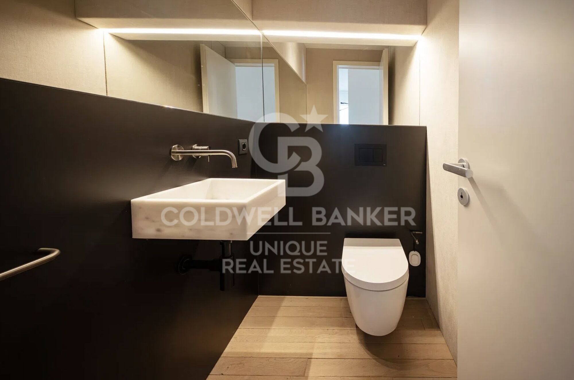 Renovated penthouse with 4 bedrooms, terrace and garage in Lista, Madrid
