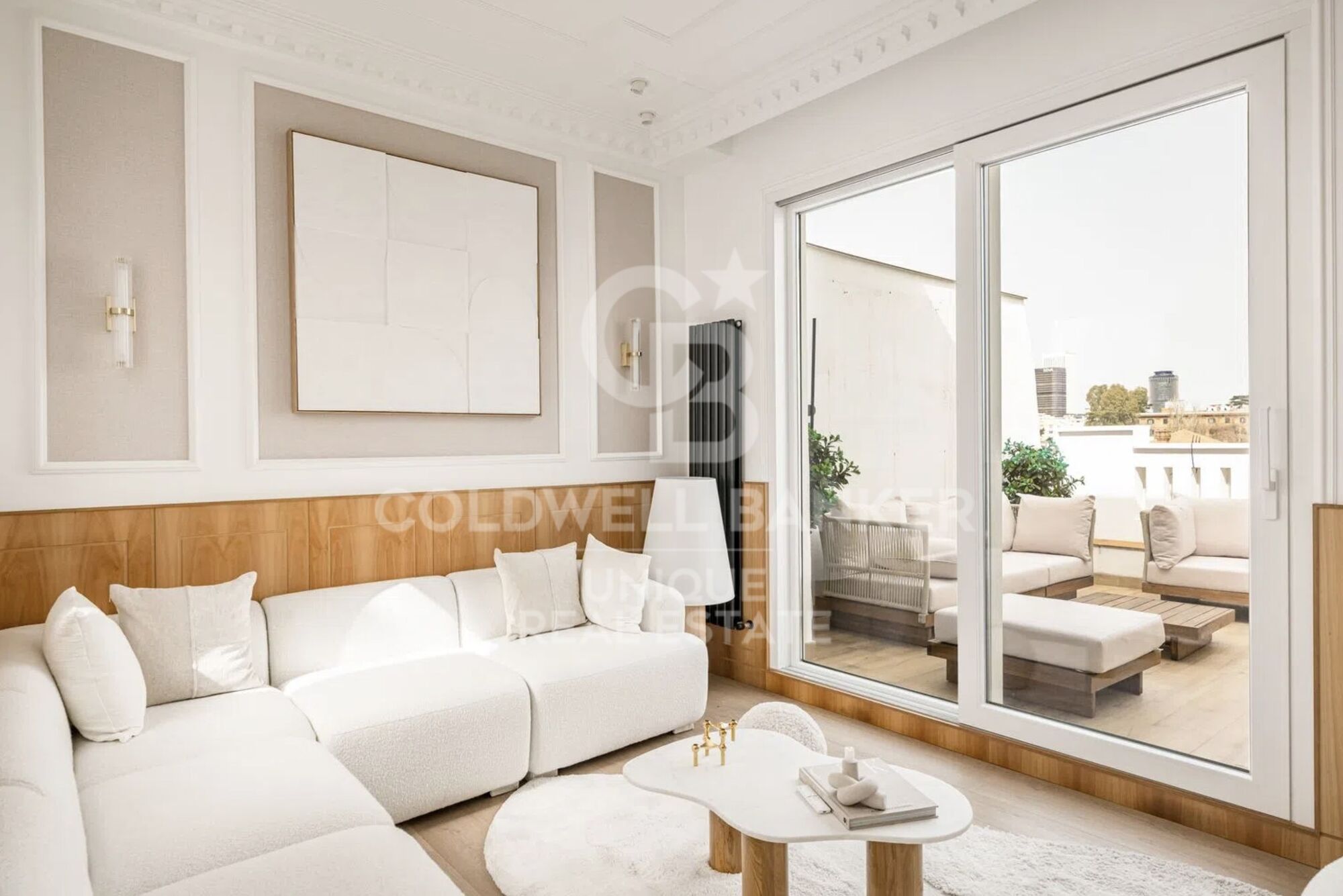 2-bedroom penthouse with terrace in Castellana, Madrid