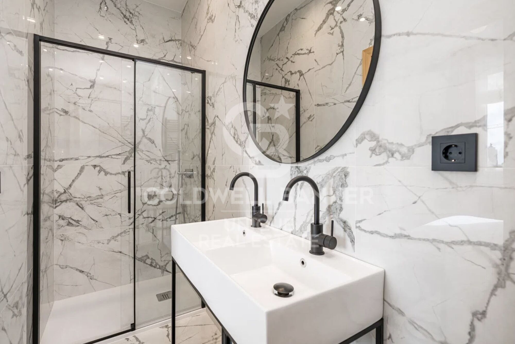 2-bedroom penthouse with terrace in Castellana, Madrid